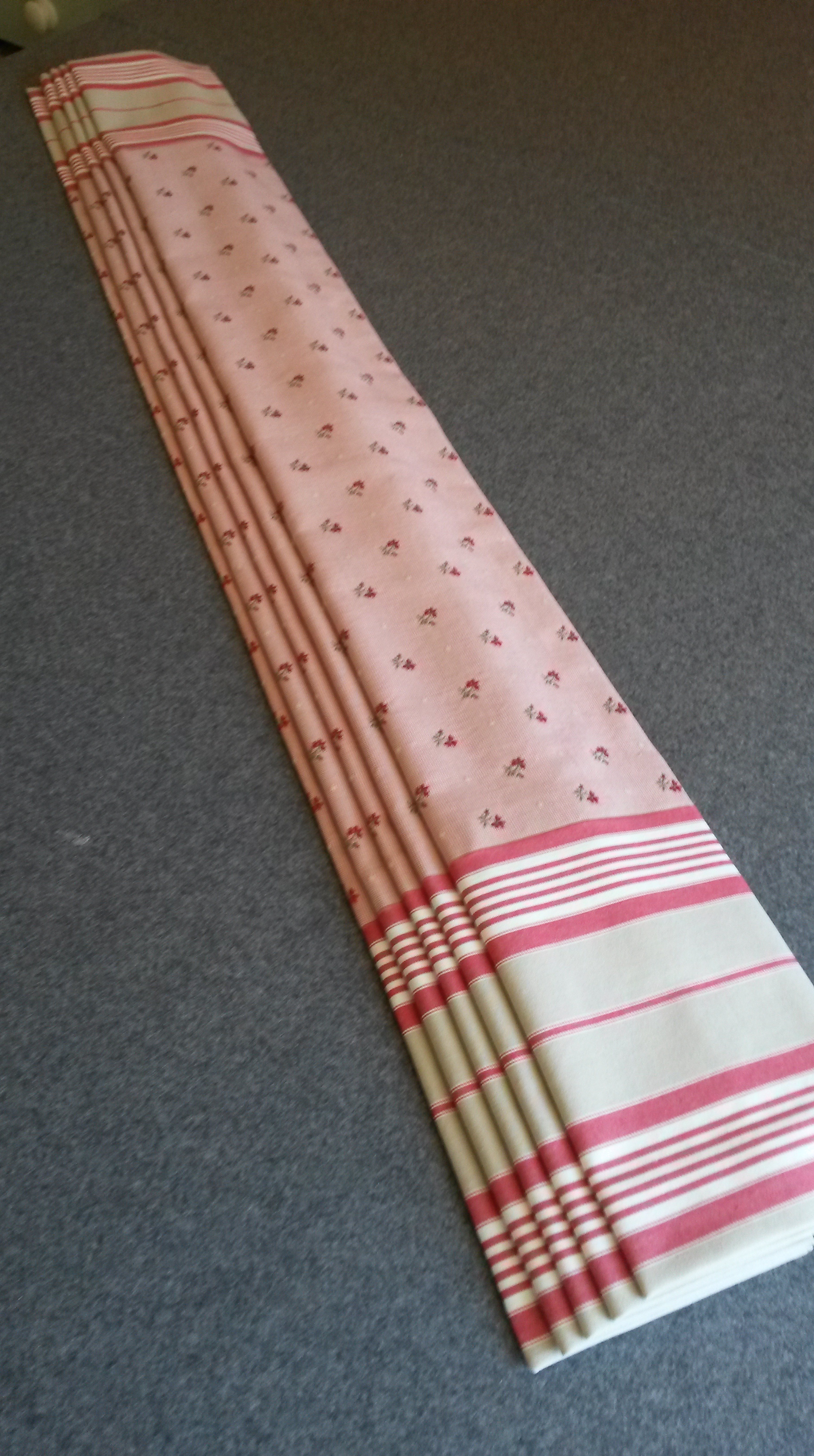 Made to measure roman blind made with 2 contrasting fabrics - Winchcombe