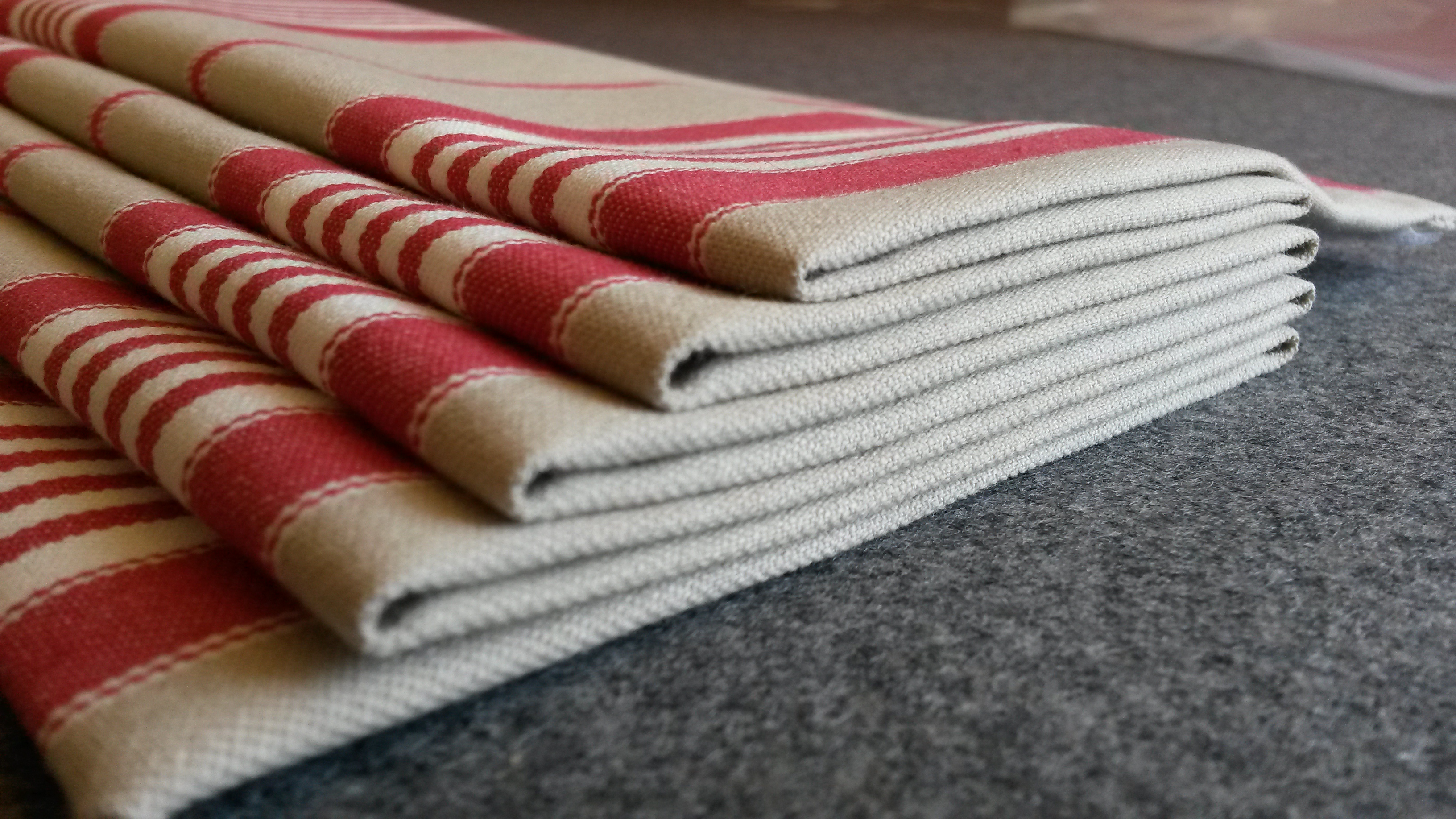 Made to measure roman blind made with 2 contrasting fabrics - Winchcombe