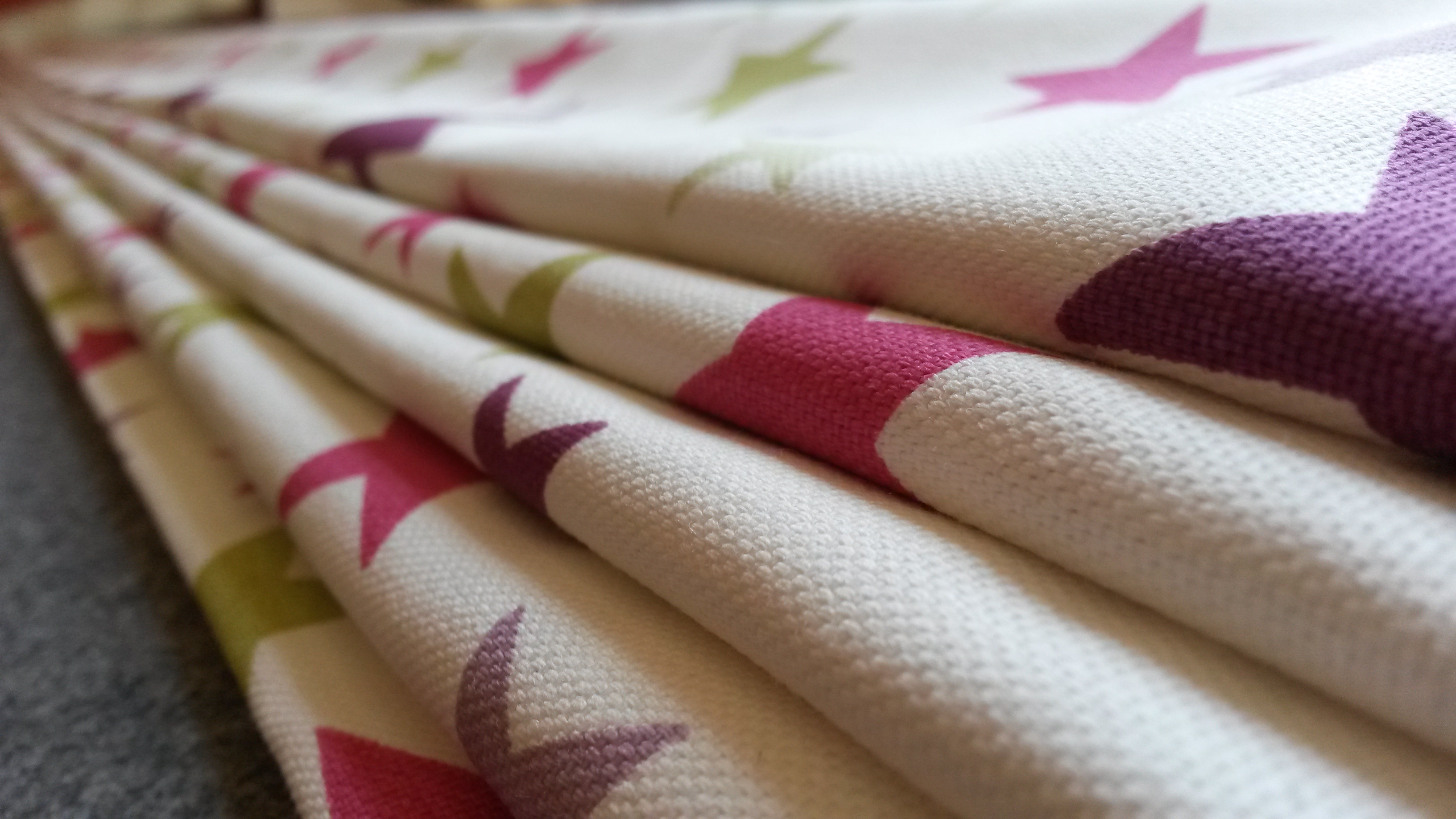 Childrens bedroom roman blind in star fabric, Woodmancote