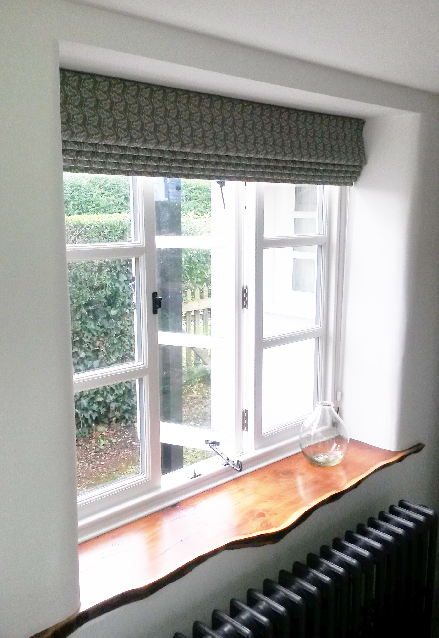 Roman blind in Cow Parsley fabric